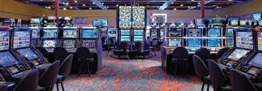 Simbol Wild (Singa) dan Scatter (Kemirau) di Mega Moolah Simbol Wild dan Scatter di gulungan Mega Moolah hokiwin